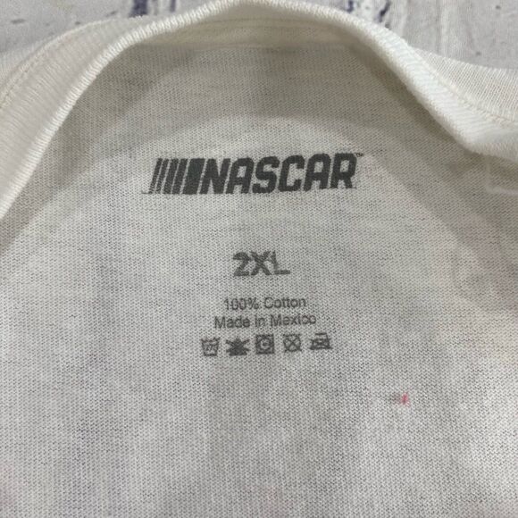 Nascar T-Shirt Men’s Size 2XL Color White Martin Truex Jr. Joe Gibbs Racing - Picture 9 of 9